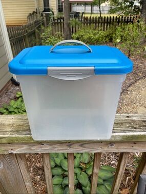 Vintage Sterilite Show Offs Lidded Storage Box